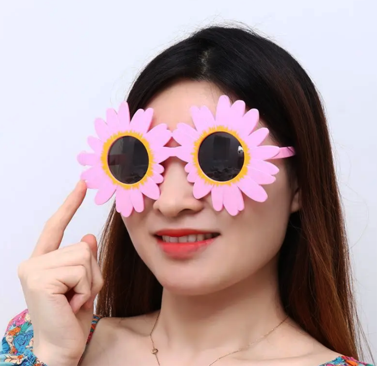 Pink Color Daisy Shaped Party Glasses 18x10 cm