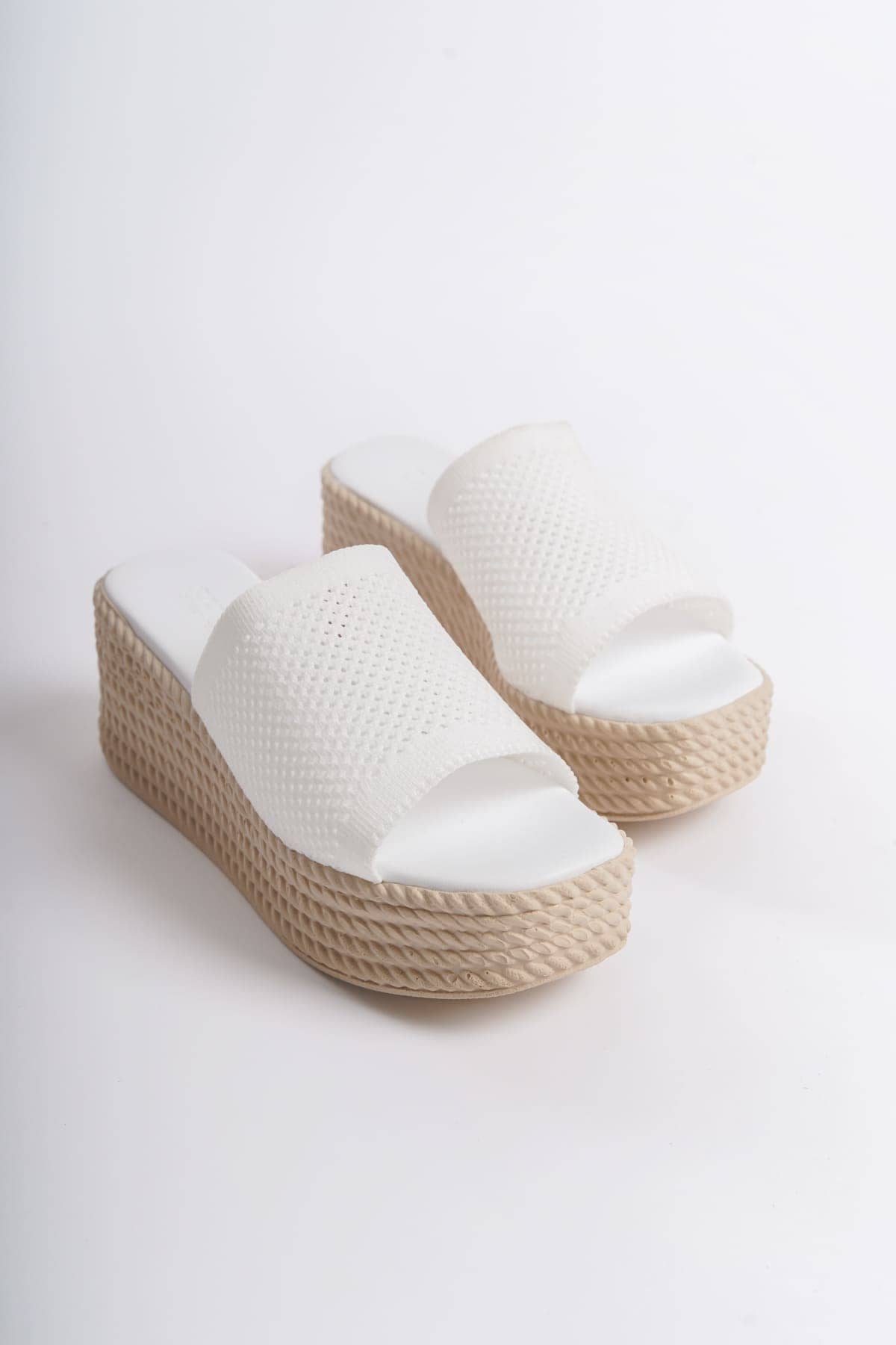 CLZ948 Filled Heeled Orthopedic Sole Straw Look Knitwear Women's Slippers KT White