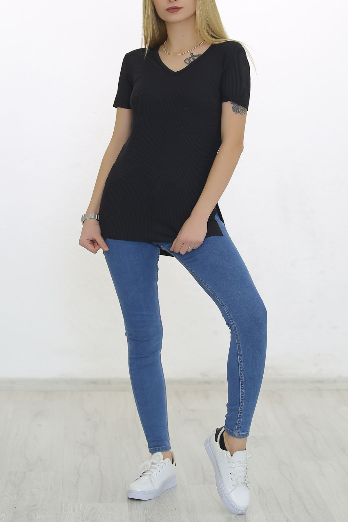 V-Neck T-Shirt with Slits Black