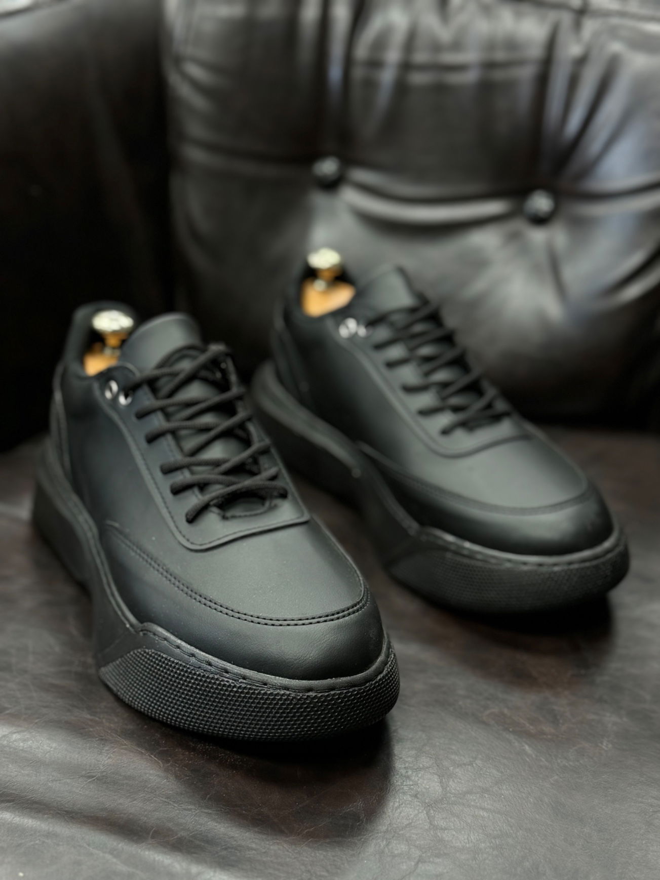 Casual Lace-Up Men's High Black Sole Sneakers