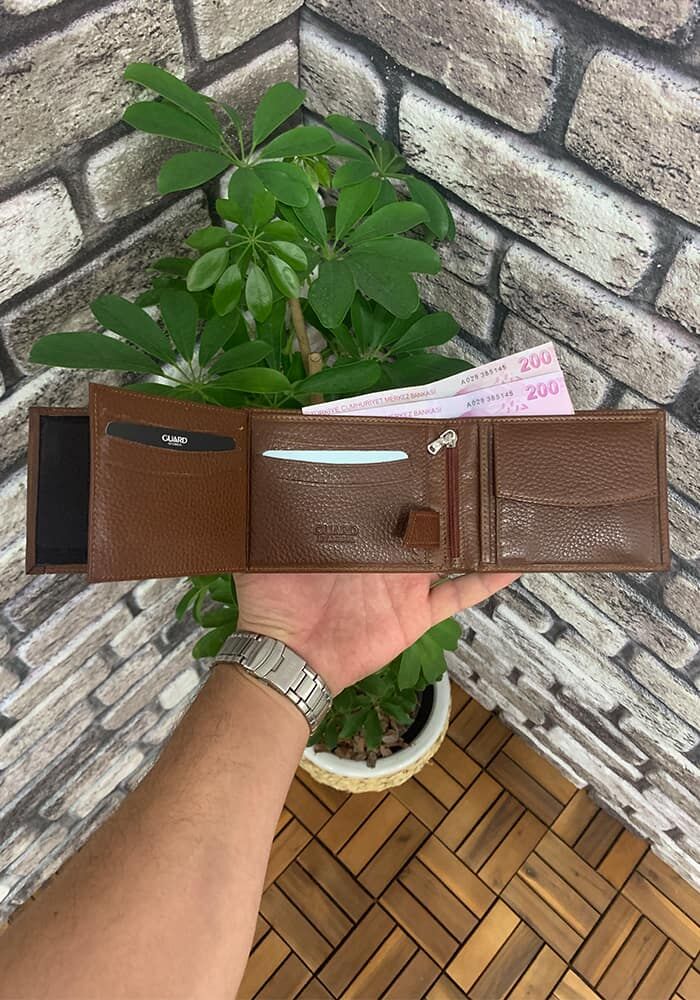 Tan Leather Men's Wallet with Coin Compartment