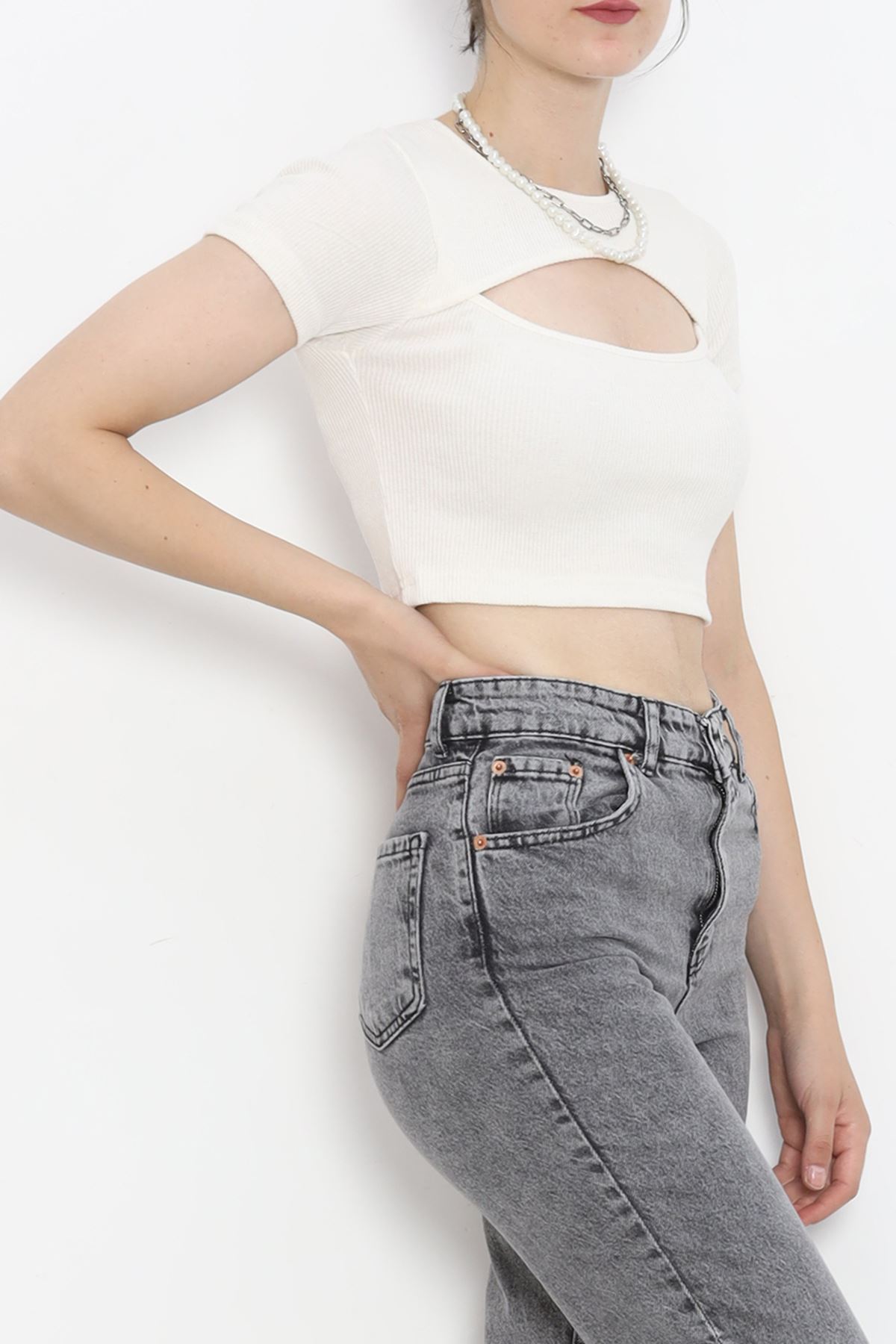 Low-cut Crop Body Ecru