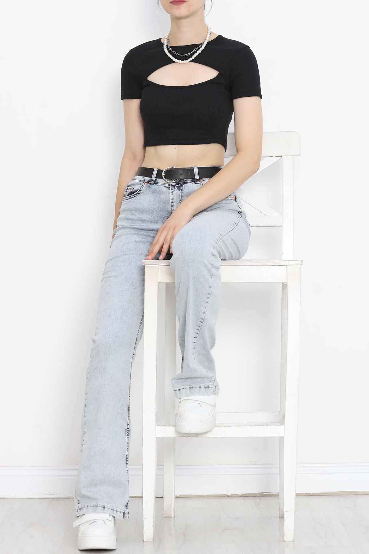 Low-cut Crop Body Black