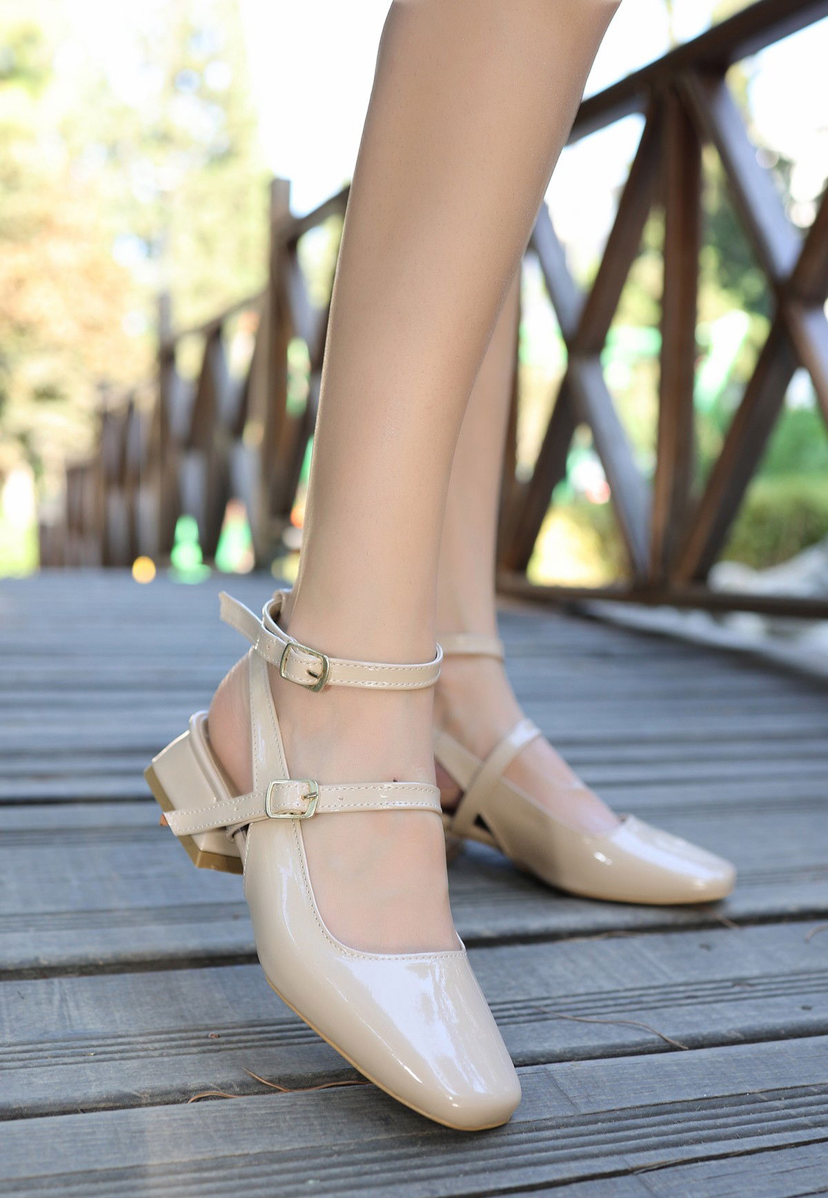 Beige Patent Leather Heeled Shoes