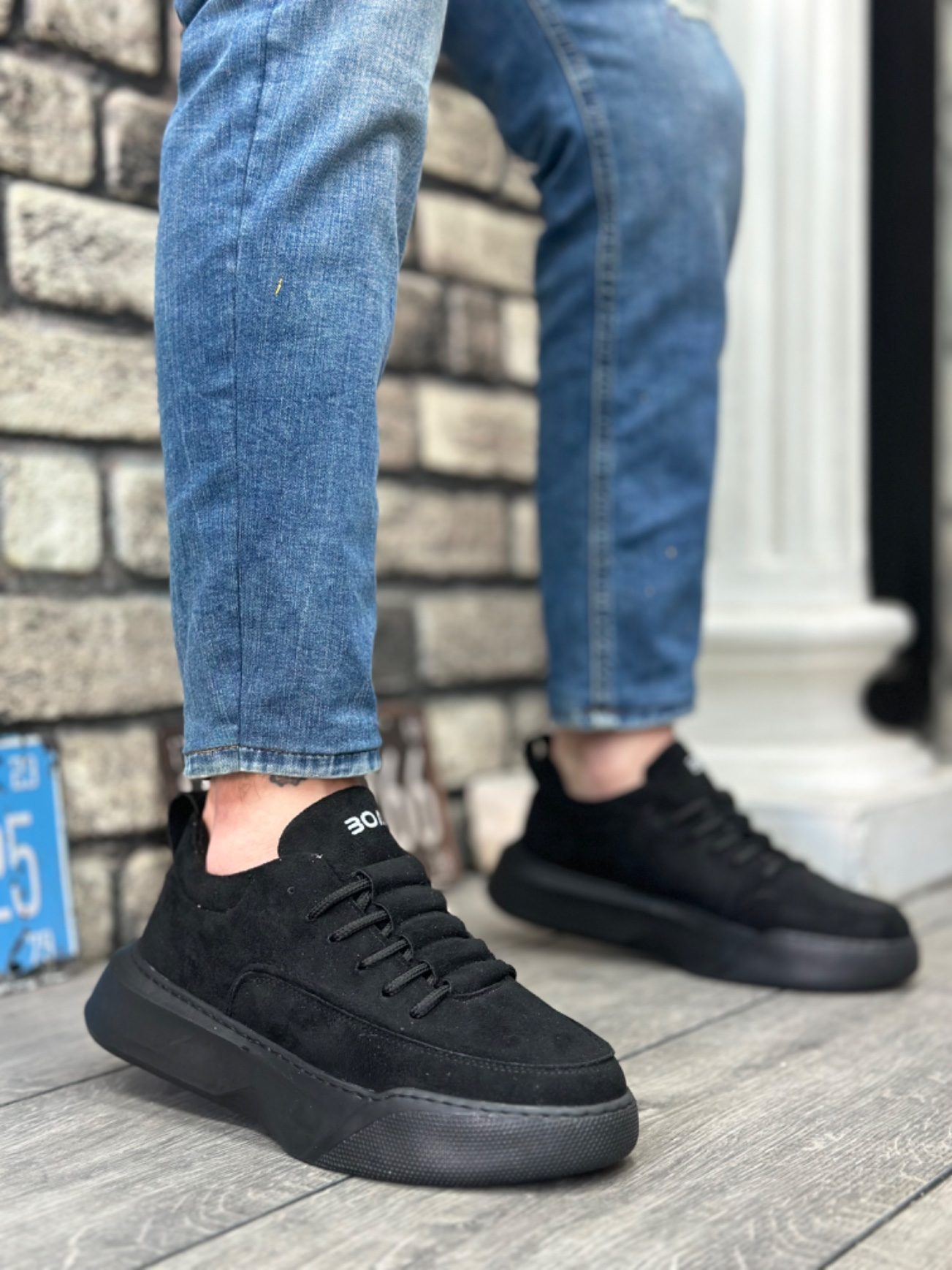 Ladder Pattern Lace-up Men's High-top Black Suede Black Sole Sneakers