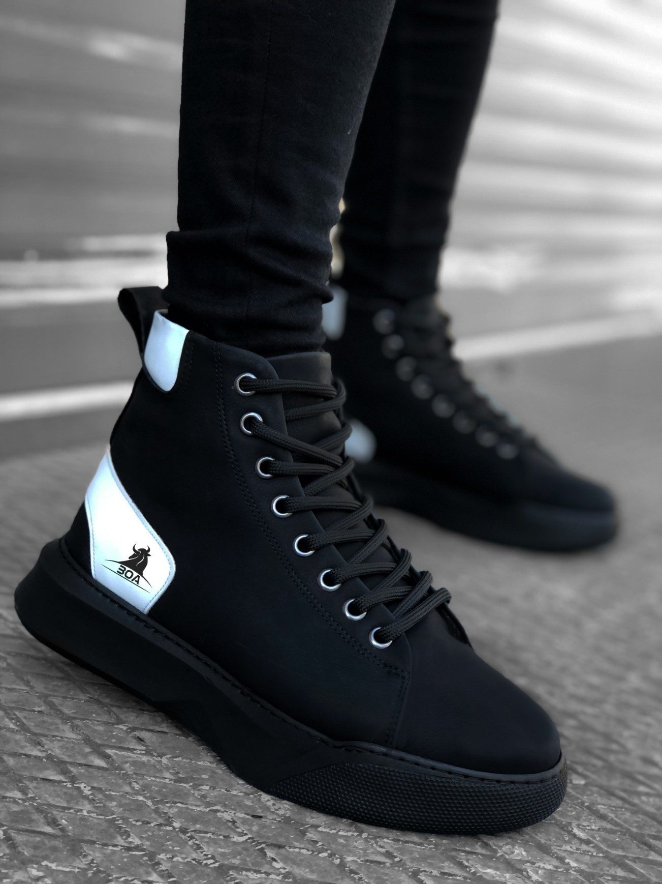 Lace-up Men's High Sole Black and White Sport Boots