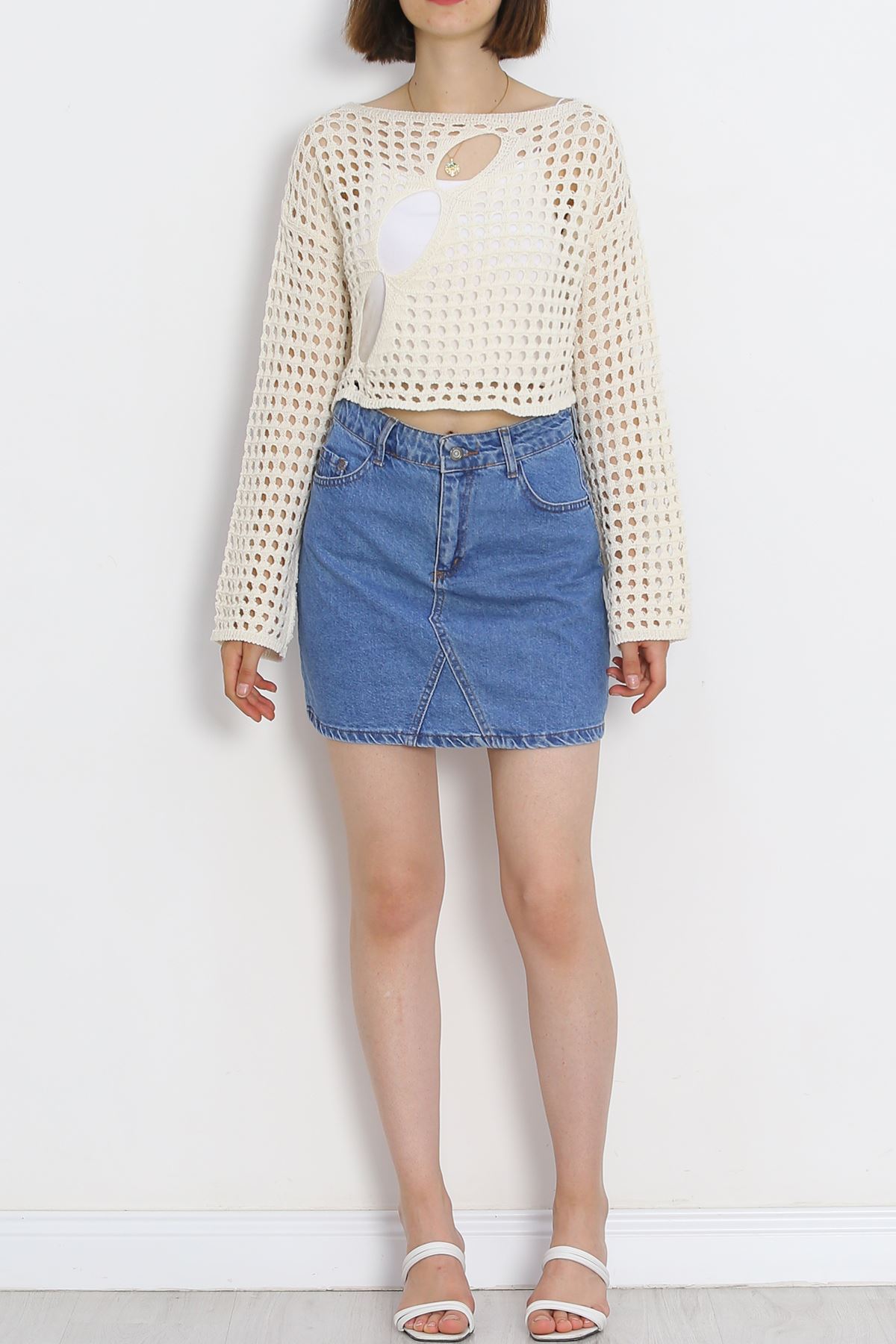 Low-cut Crop Pullover Beige