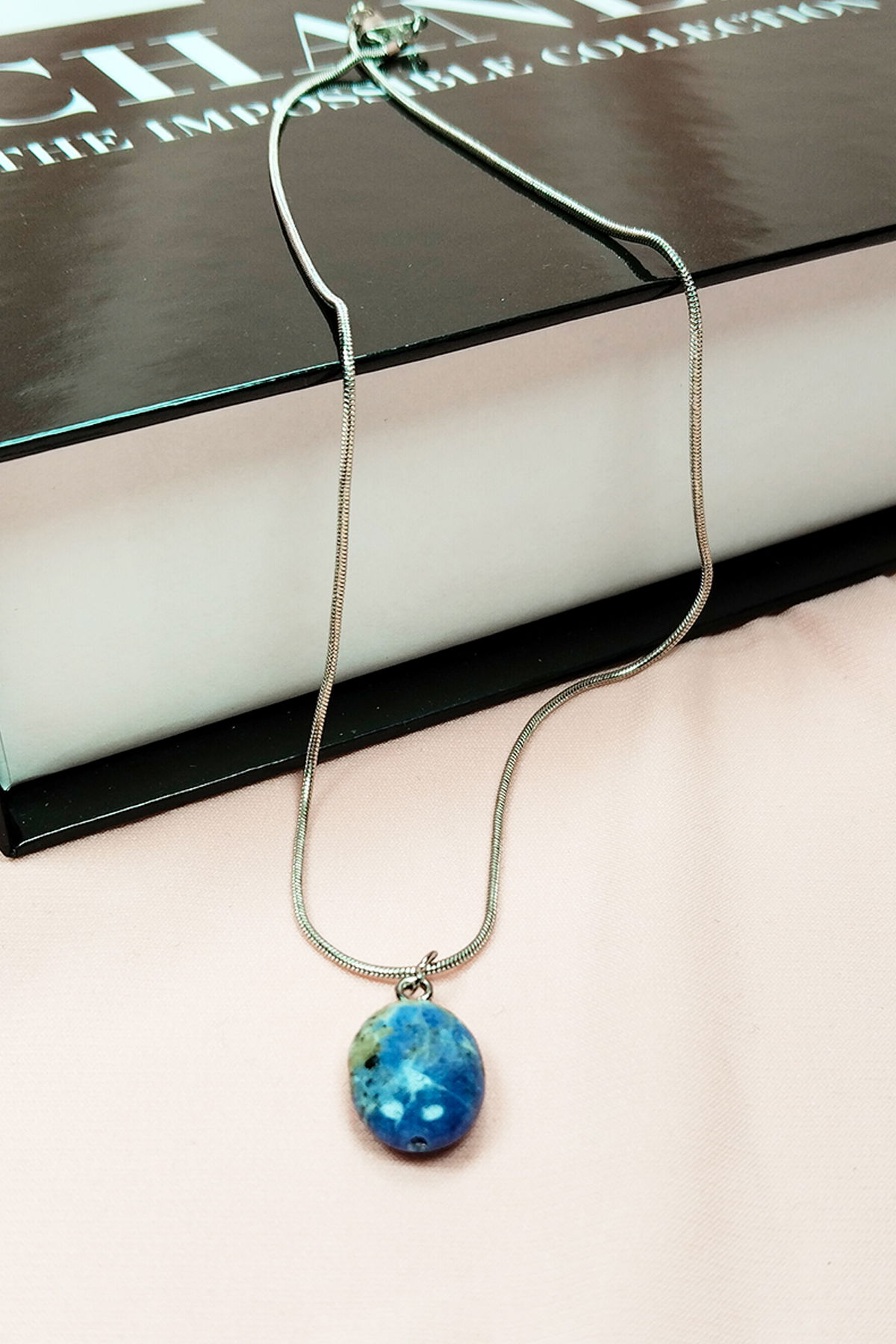 Sodalite Natural Stone Handmade Pendant with Chain: 1.5 cm Chain: 20 cm Boxed