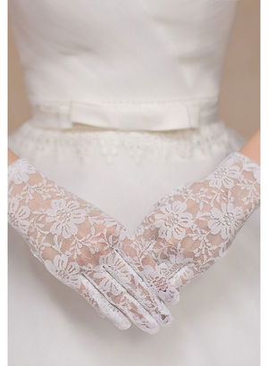 White Color Short Lace Gloves