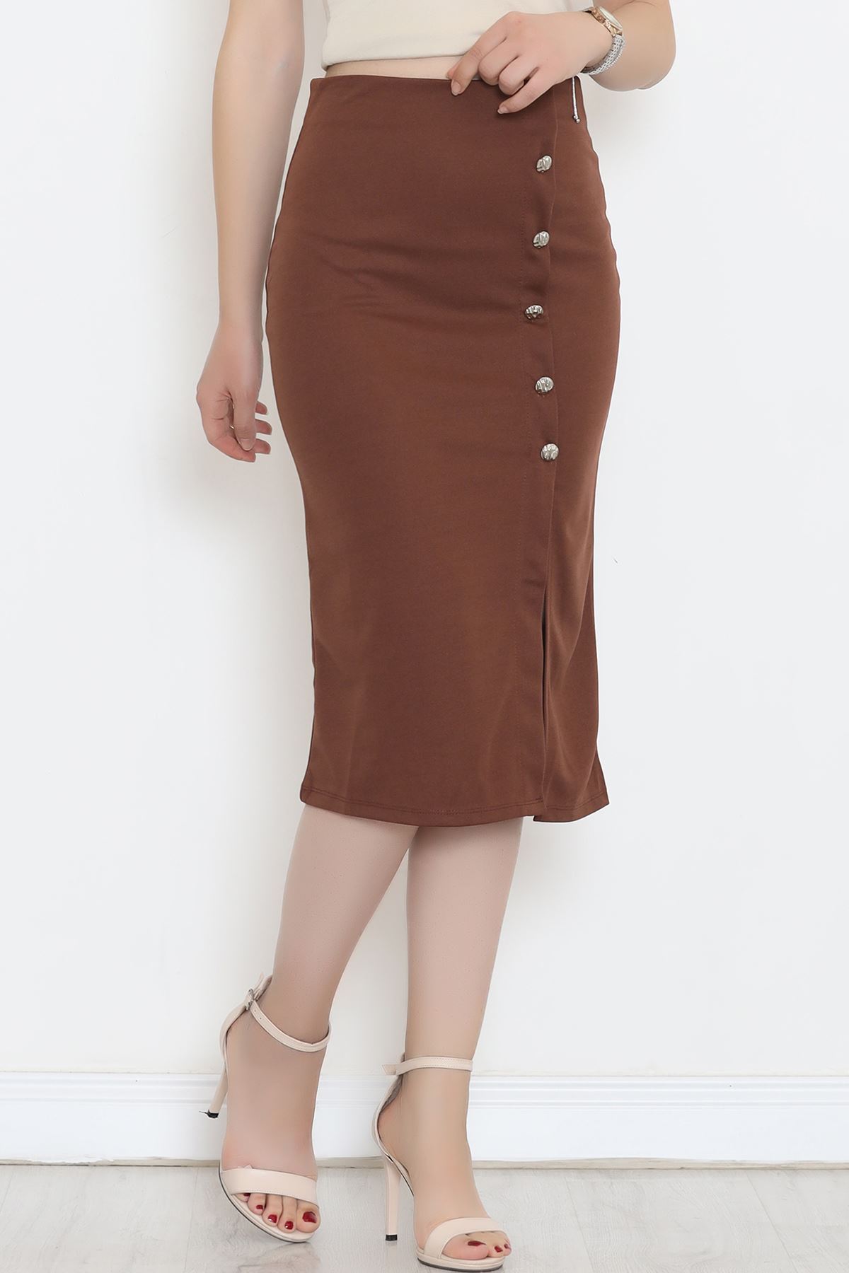 Buttoned Slit Skirt Light Brown