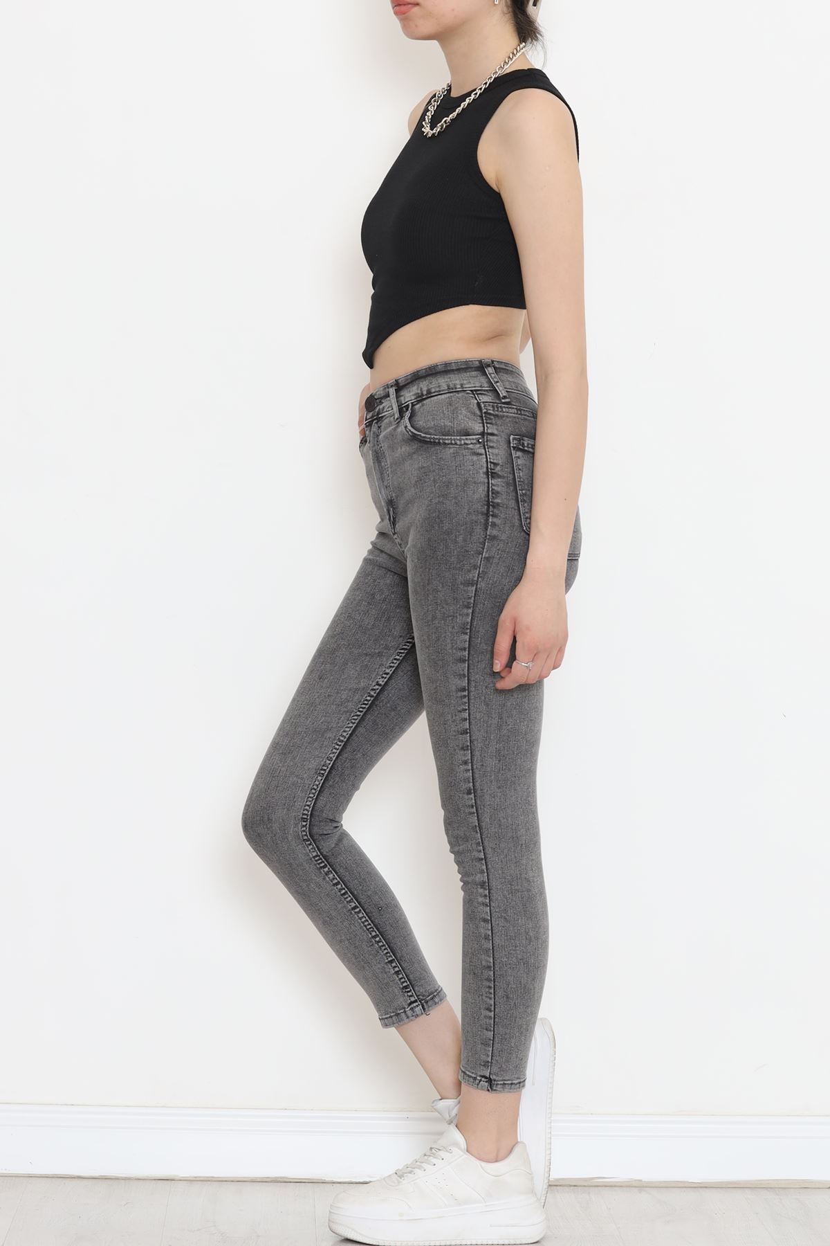 Narrow Leg Jeans Gray