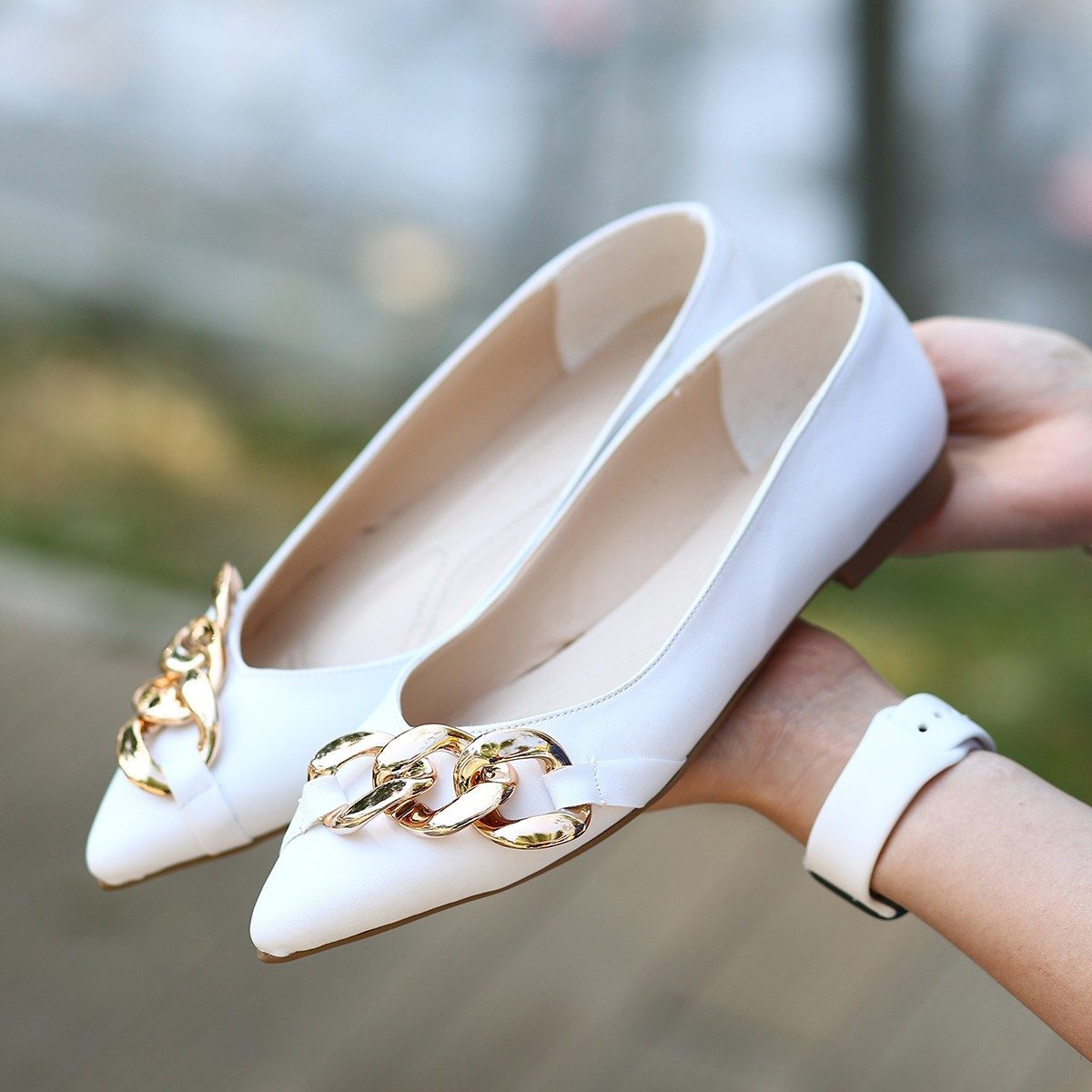 White Skin Chain Babet Shoes