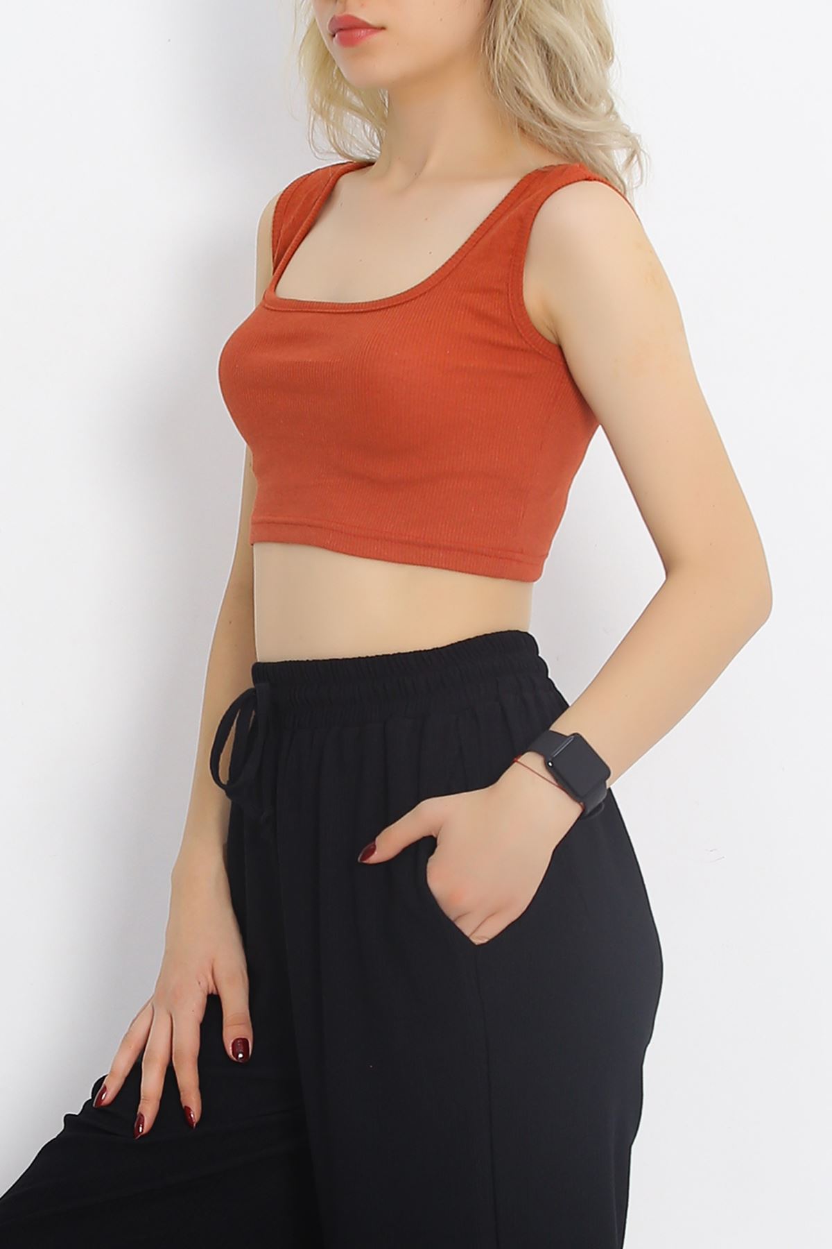 Thick Strap Crop Tank Tile