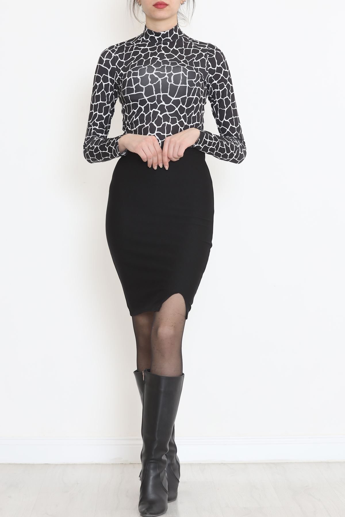 Pencil Skirt with Slits Black