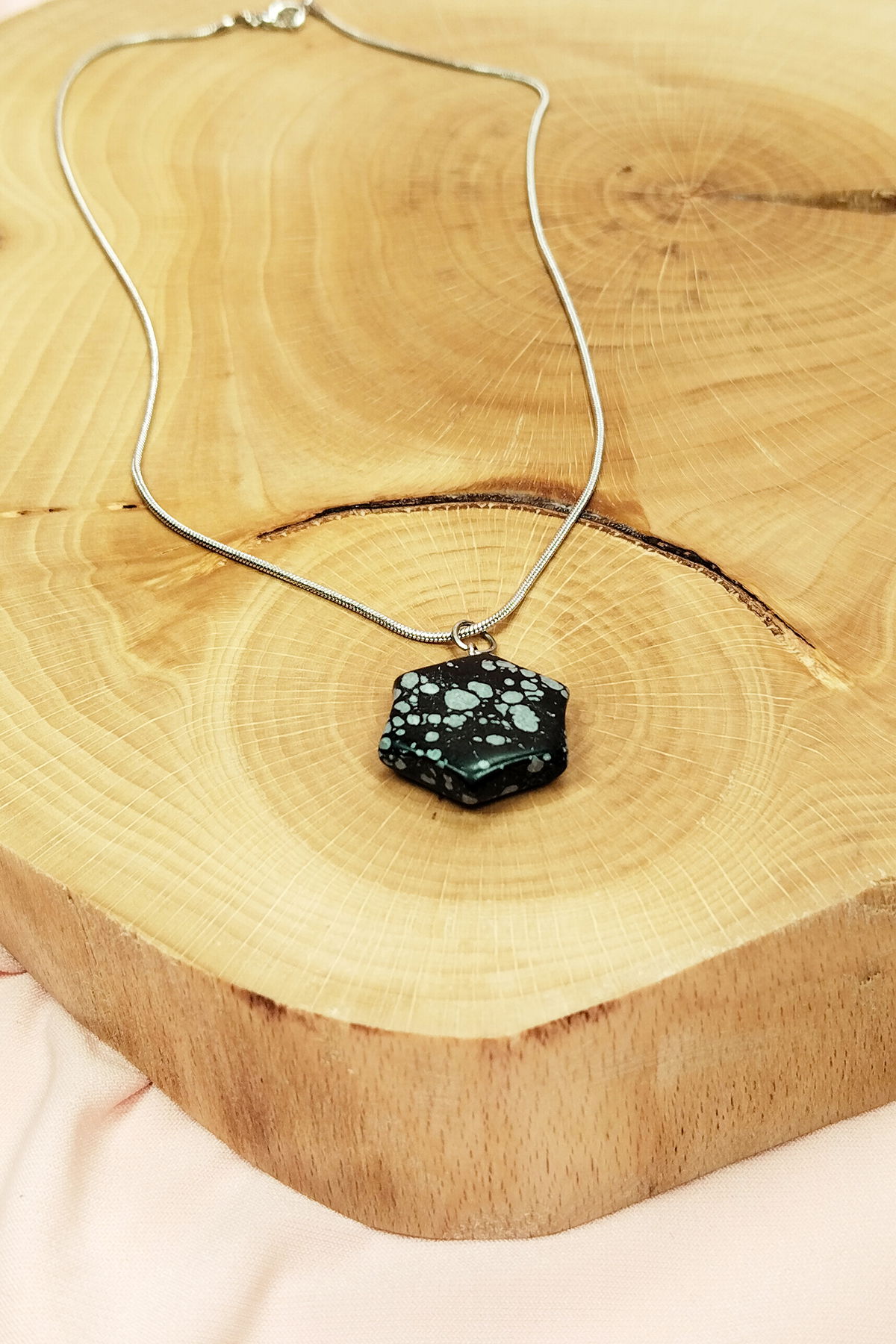 Obsidian Natural Stone Handmade Pendant with Chain: 2 cm Chain: 20 cm Boxed