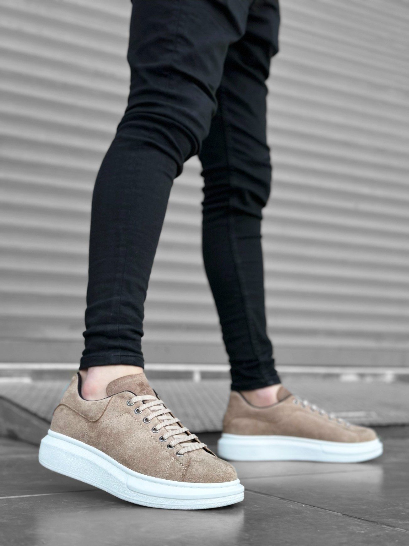 Thick High Sole Cream Suede Lace-Up Sneakers For Men