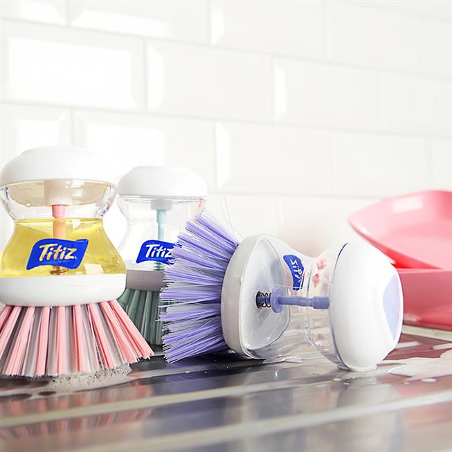 Dish Brush with Detergent Reservoir - Meticulous