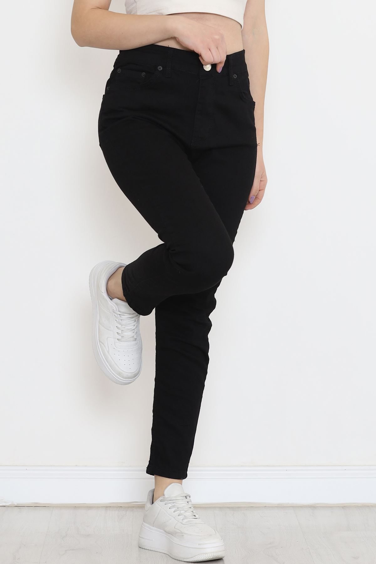 Narrow Leg Jeans Black1