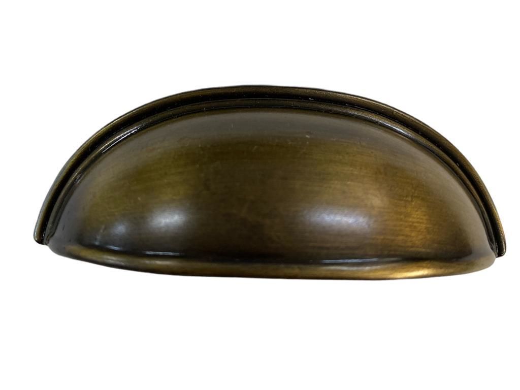 Mussel Antique Yellow 64 mm Handle