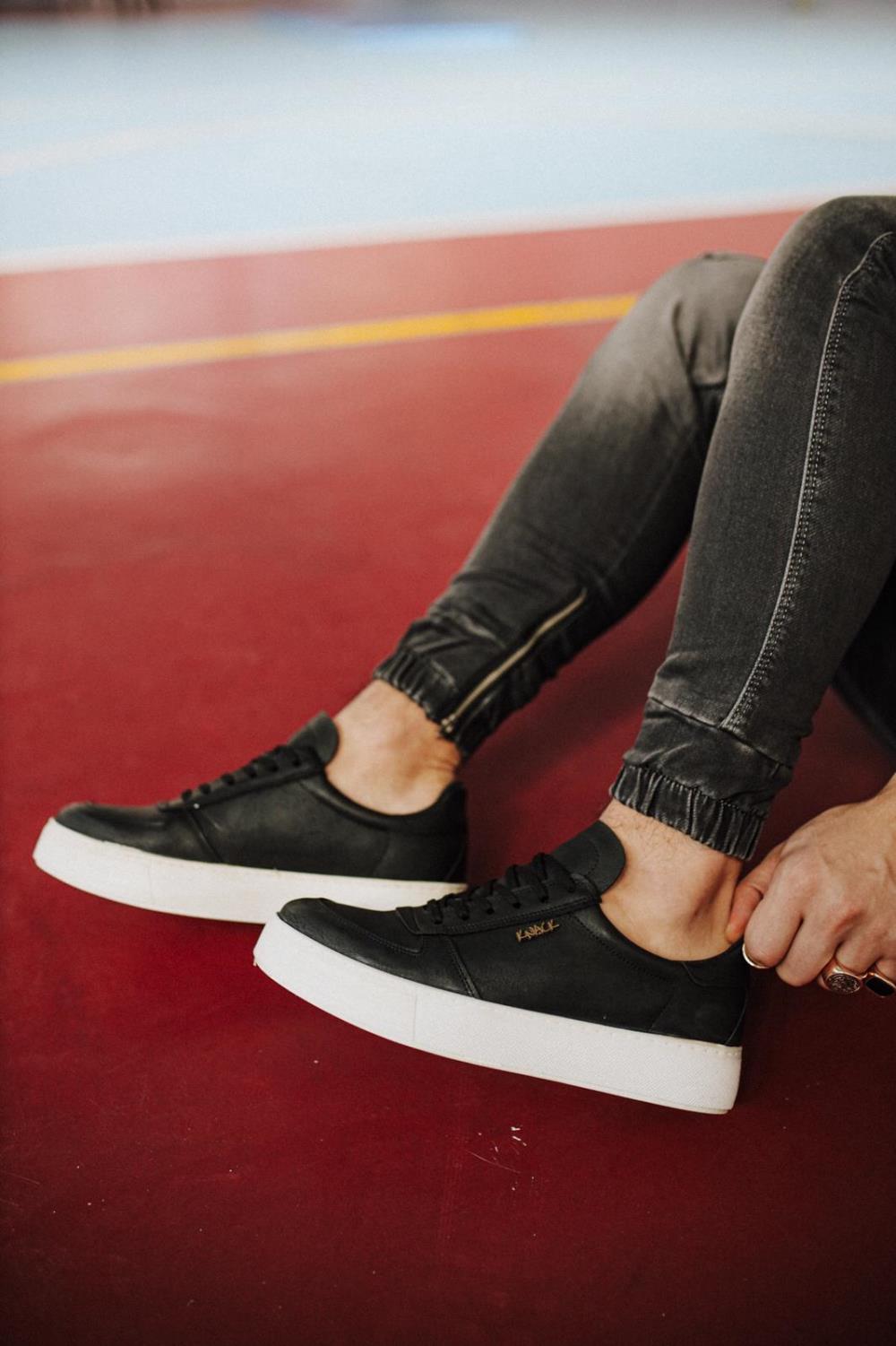 Casual Shoes Black (White Sole)