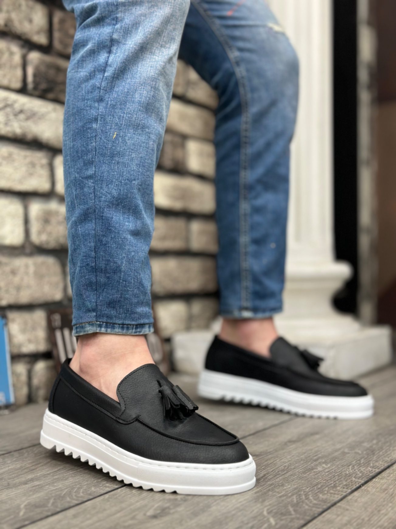 Untied High Sole Skin Black Color White Sole Tassel Men's Shoes