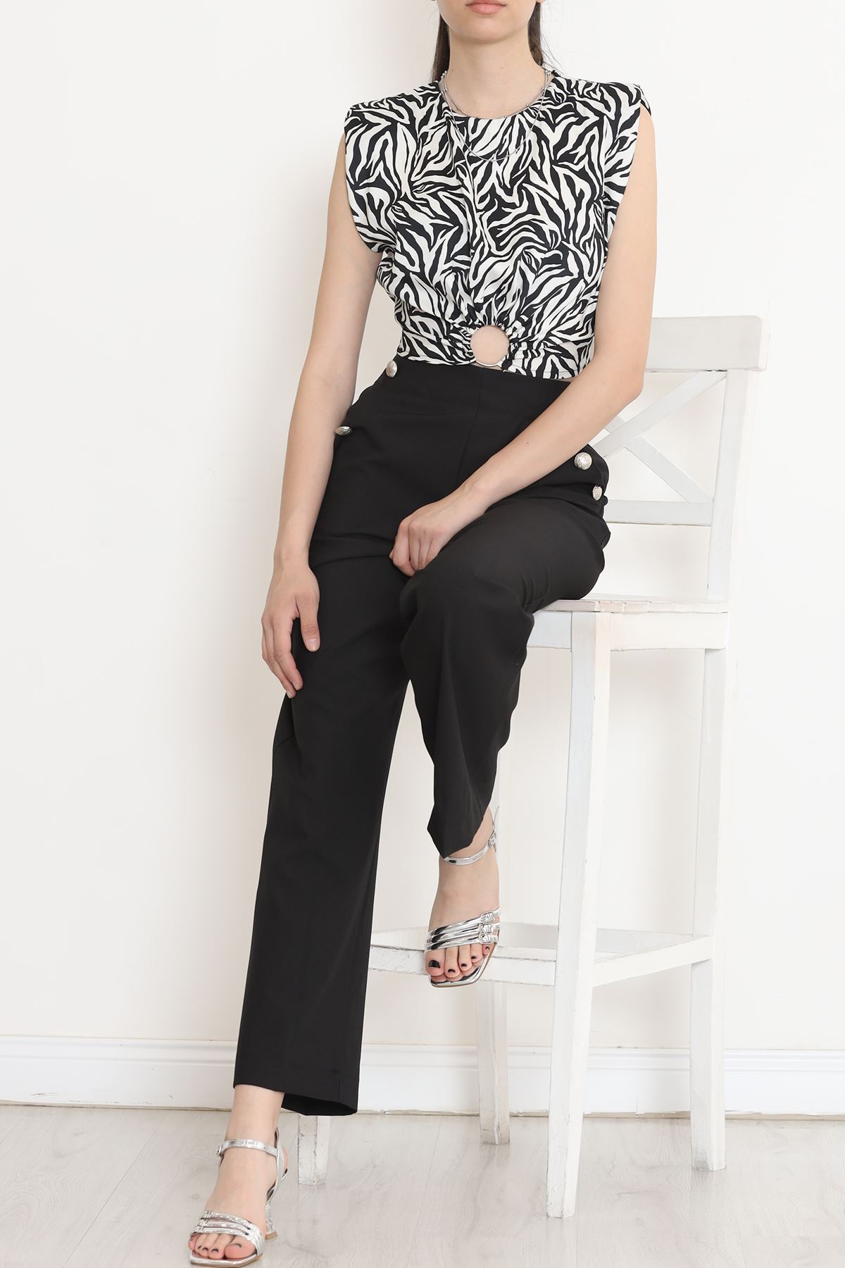 Button Detailed Palazzo Pants Black