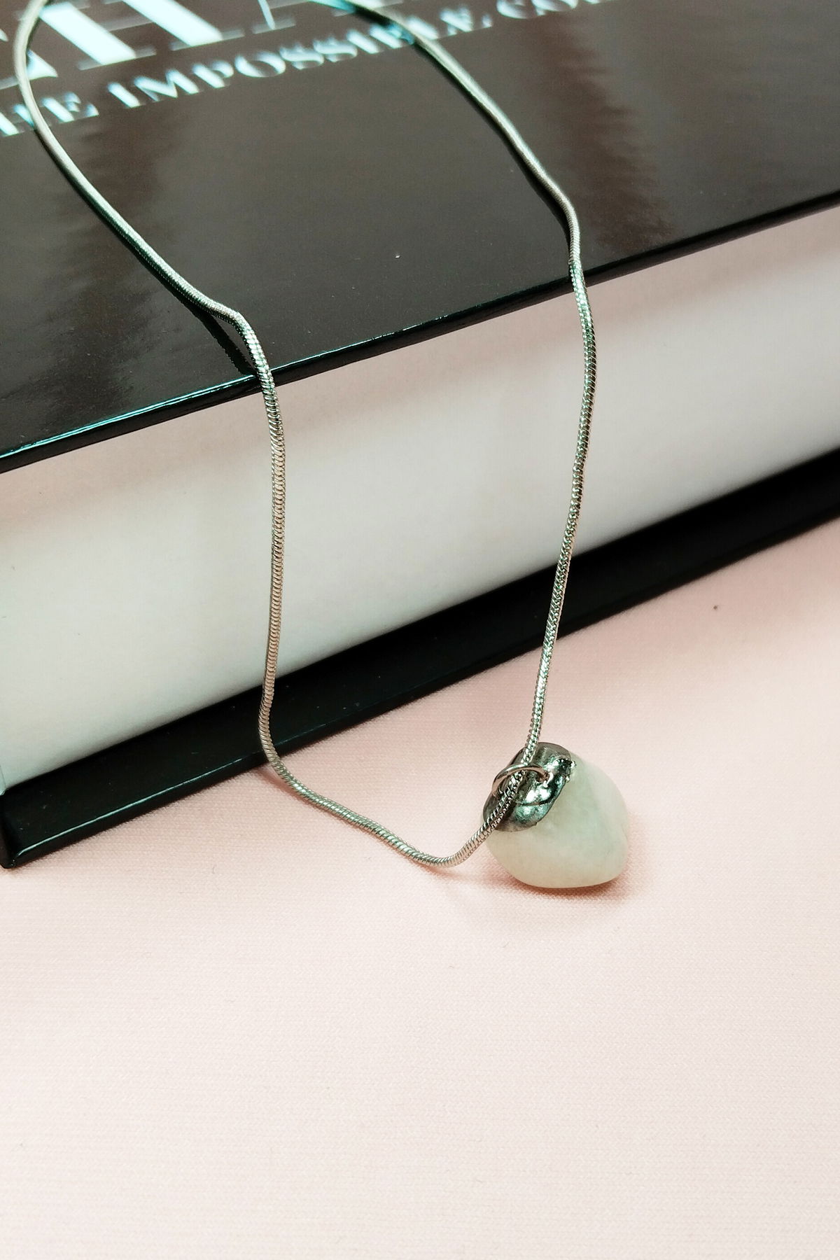 Moonstone Natural Stone Handmade Pendant with Chain: 2 cm Chain: 20 cm Boxed