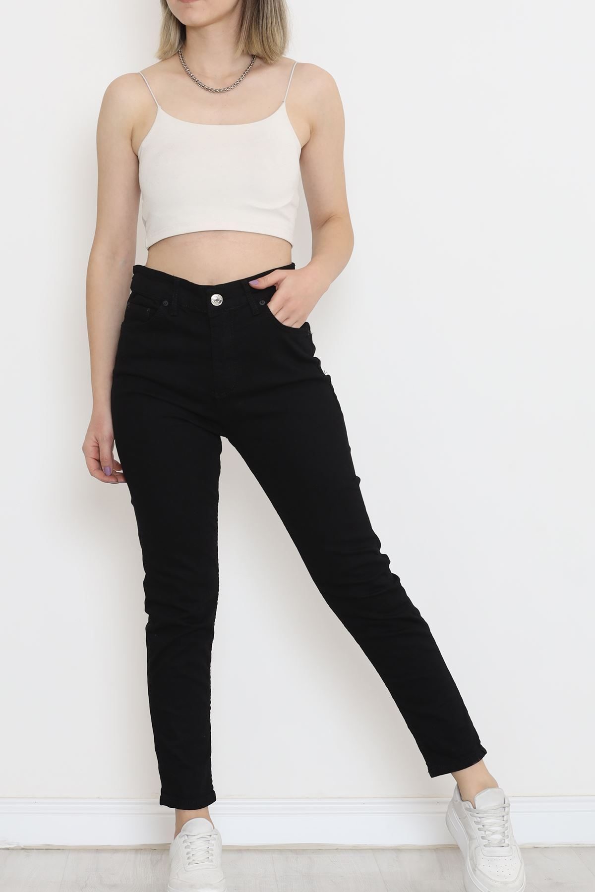 Narrow Leg Jeans Black1