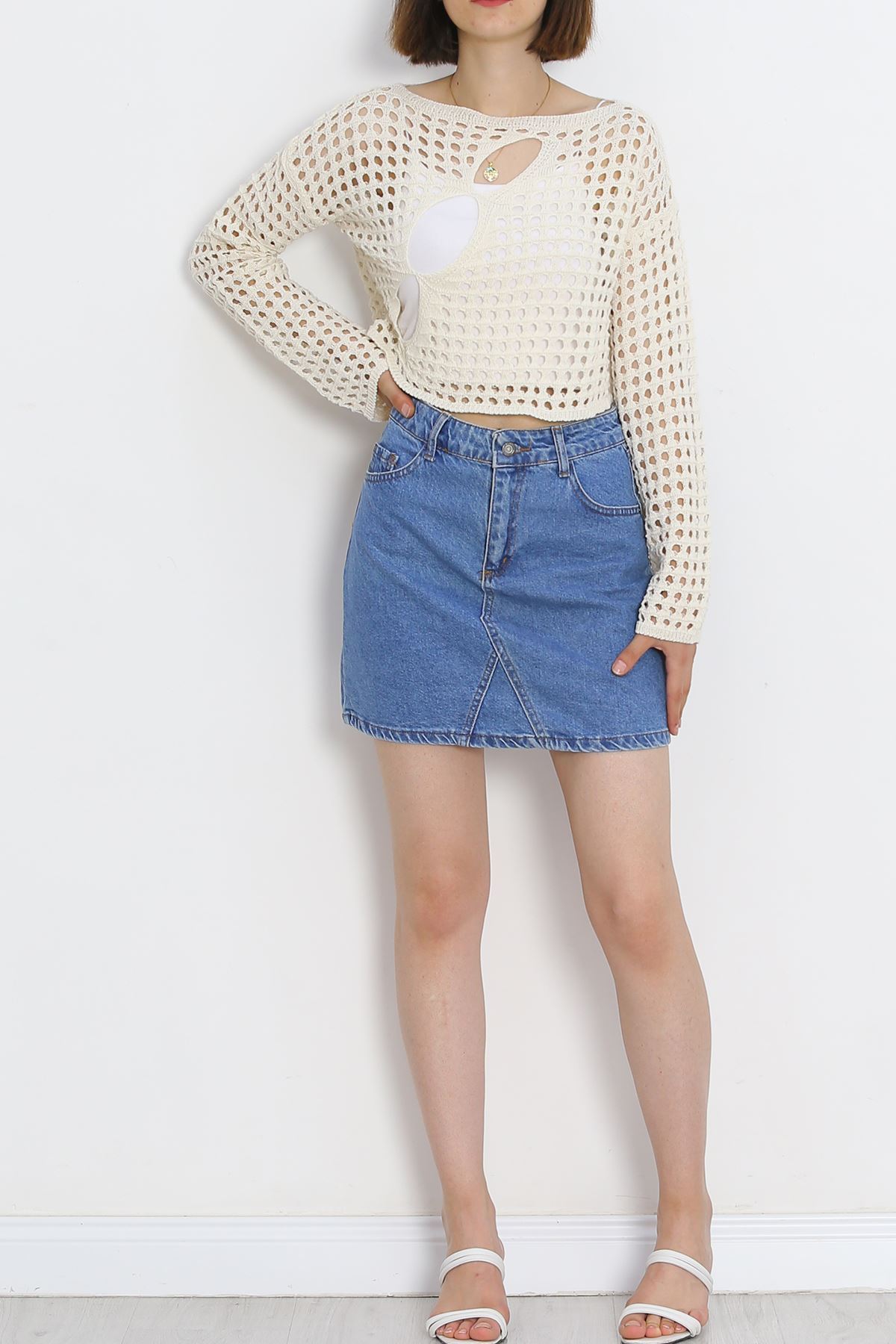 Low-cut Crop Pullover Beige