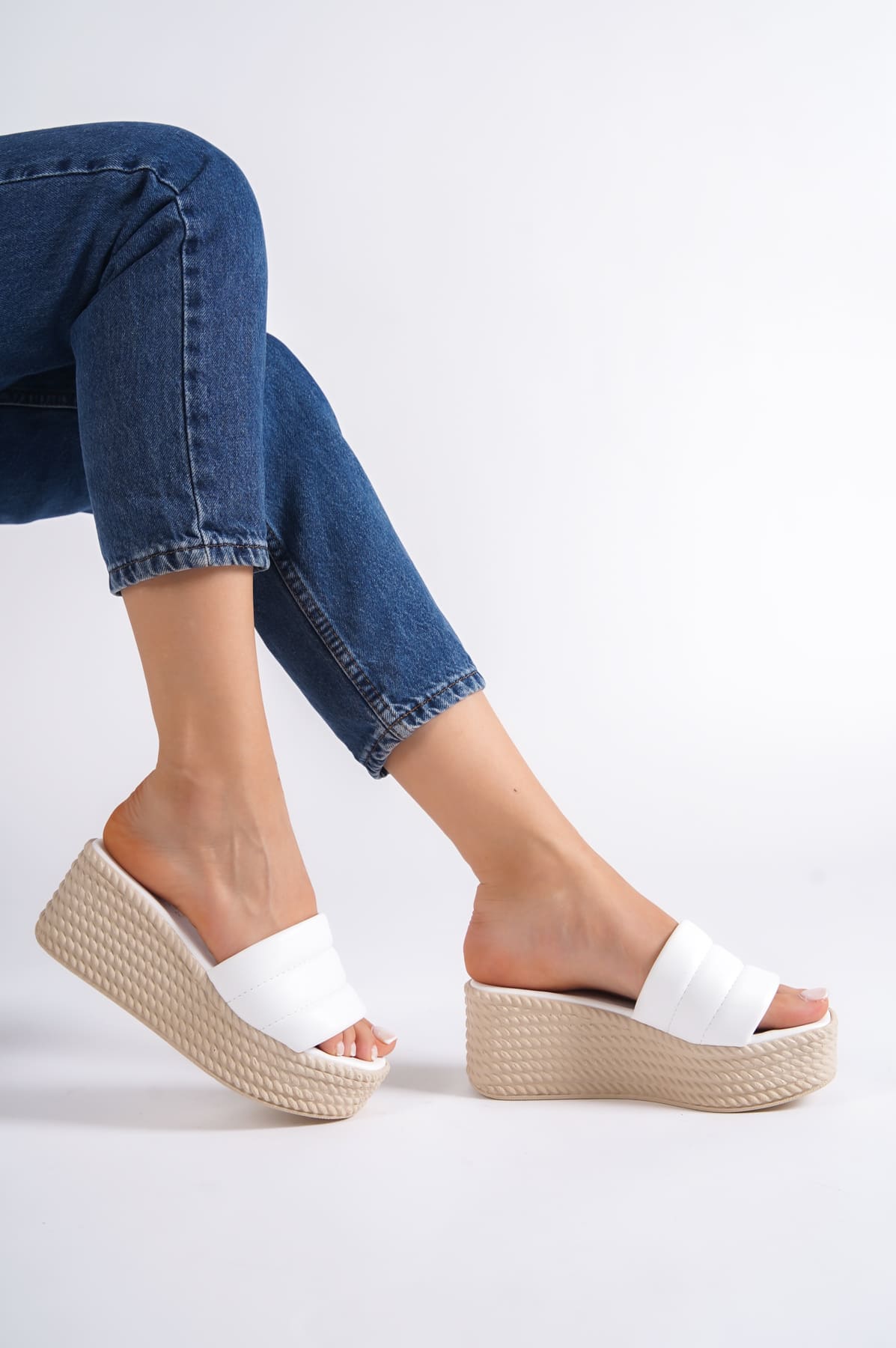 CLZ948 Filled Heeled Orthopedic Sole Straw Look Women's Slippers KT White