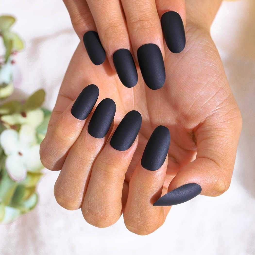 12 Pcs Self Adhesive Plug and Play Matte Black False Nails