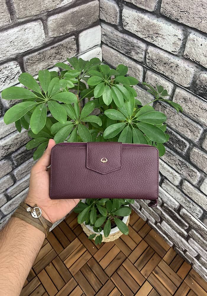 Burgundy Hand Portfolio with Matte Zipper and Leather Pat