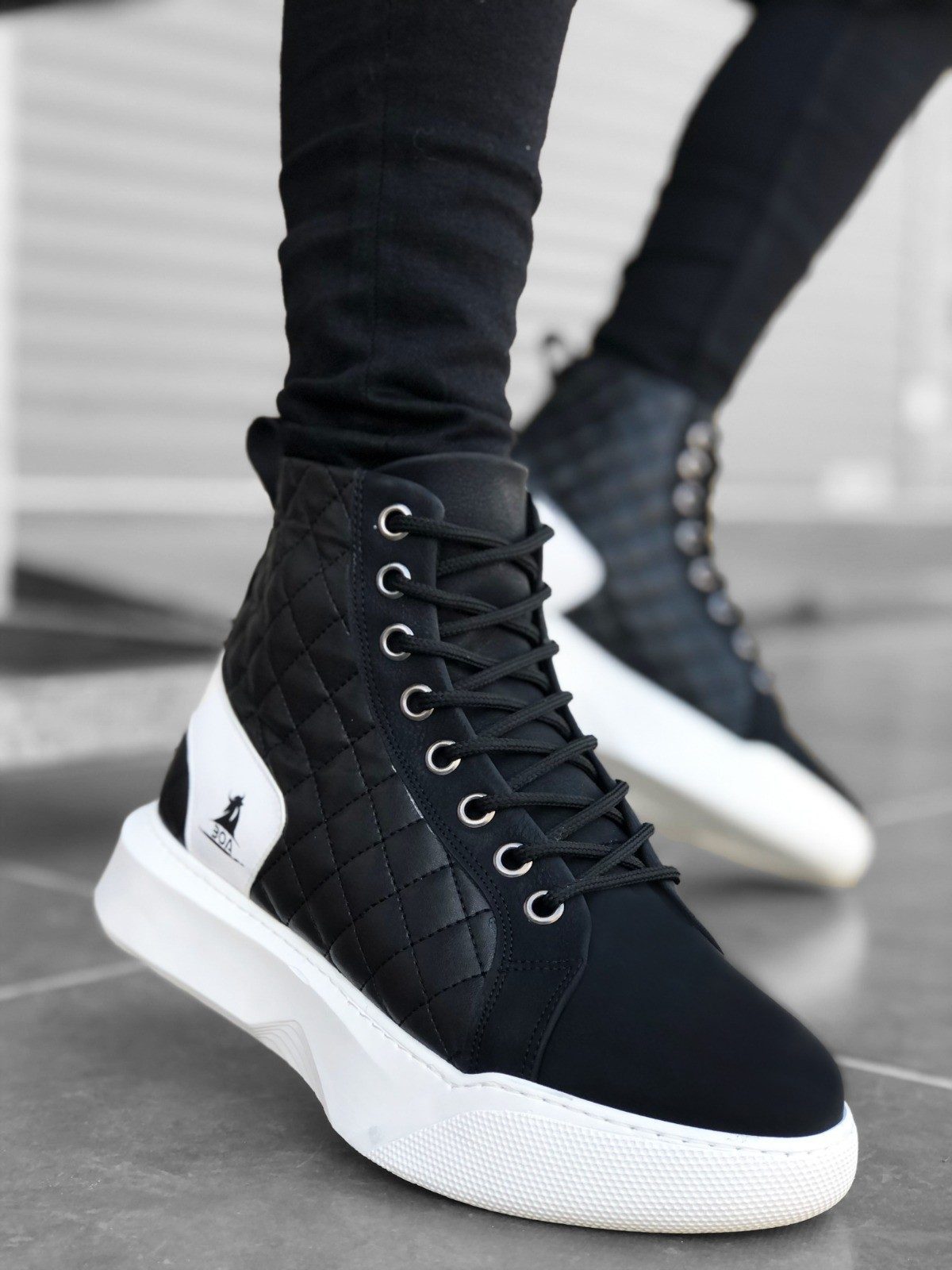 Lace-up Black White Quilted Men's High Sole Sport Boots