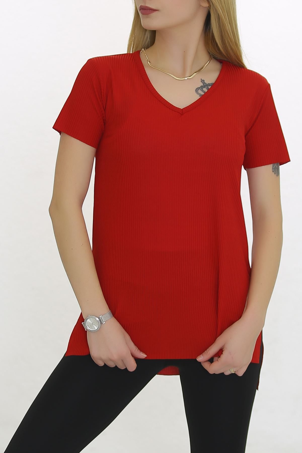 V-Neck T-Shirt with Slits Red