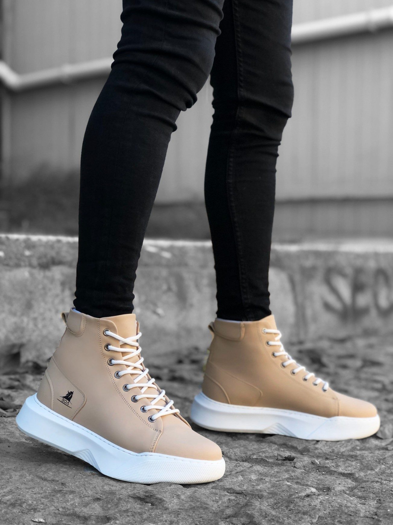 Lace-up Men's High Sole Cream White Sole Sport Boots