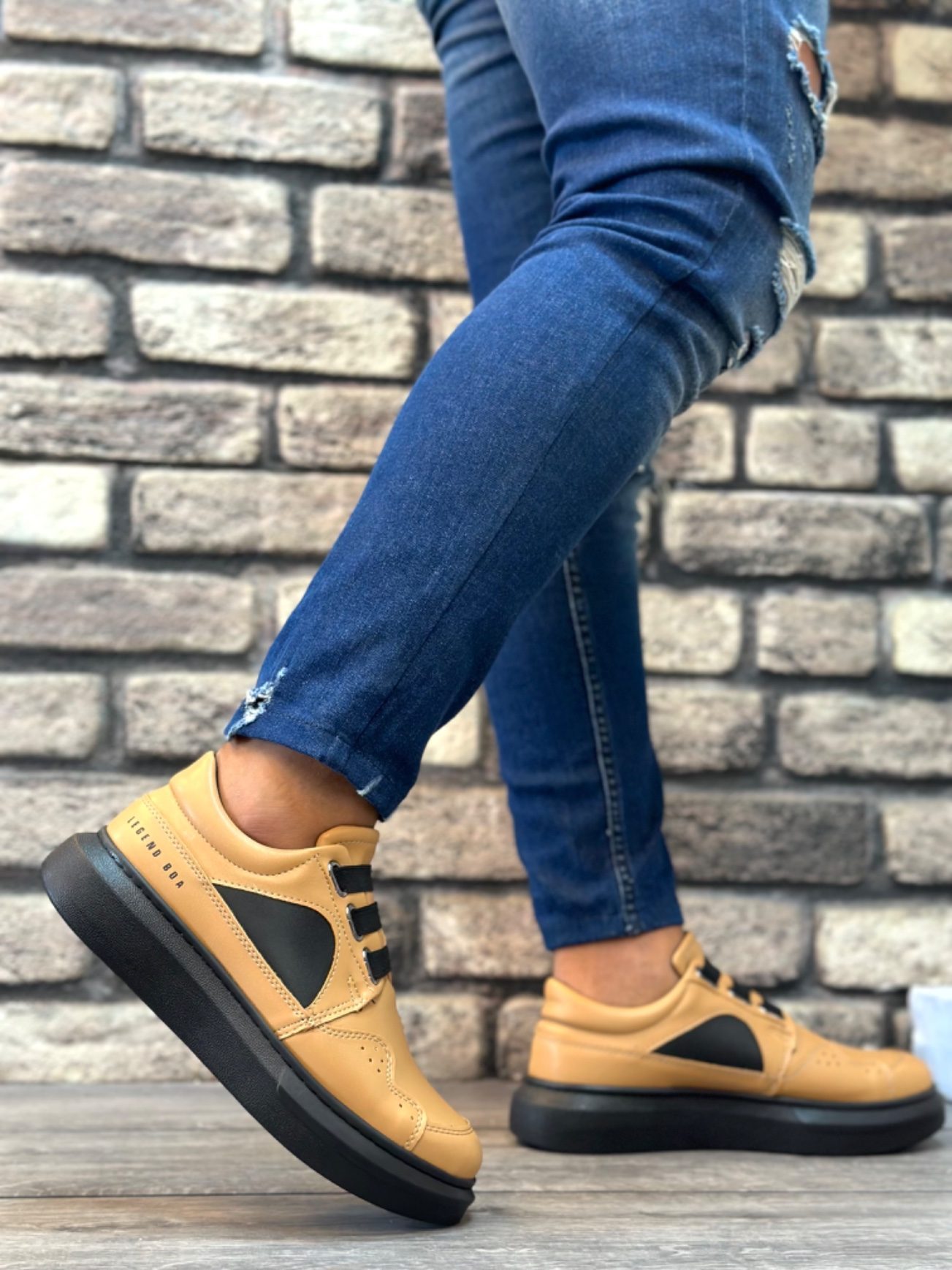 Boa Thick Sole Lace-Up Style Casual Caramel Color Men's Shoes