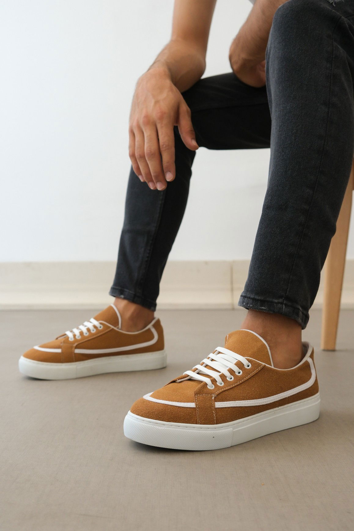 Lace-up Leather Dust Casual Tan Color Sneakers