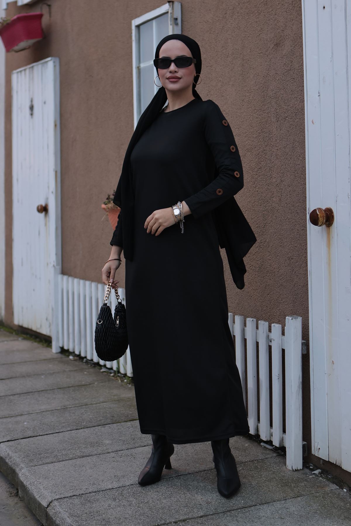 Dress with Buttoned Sleeves Black