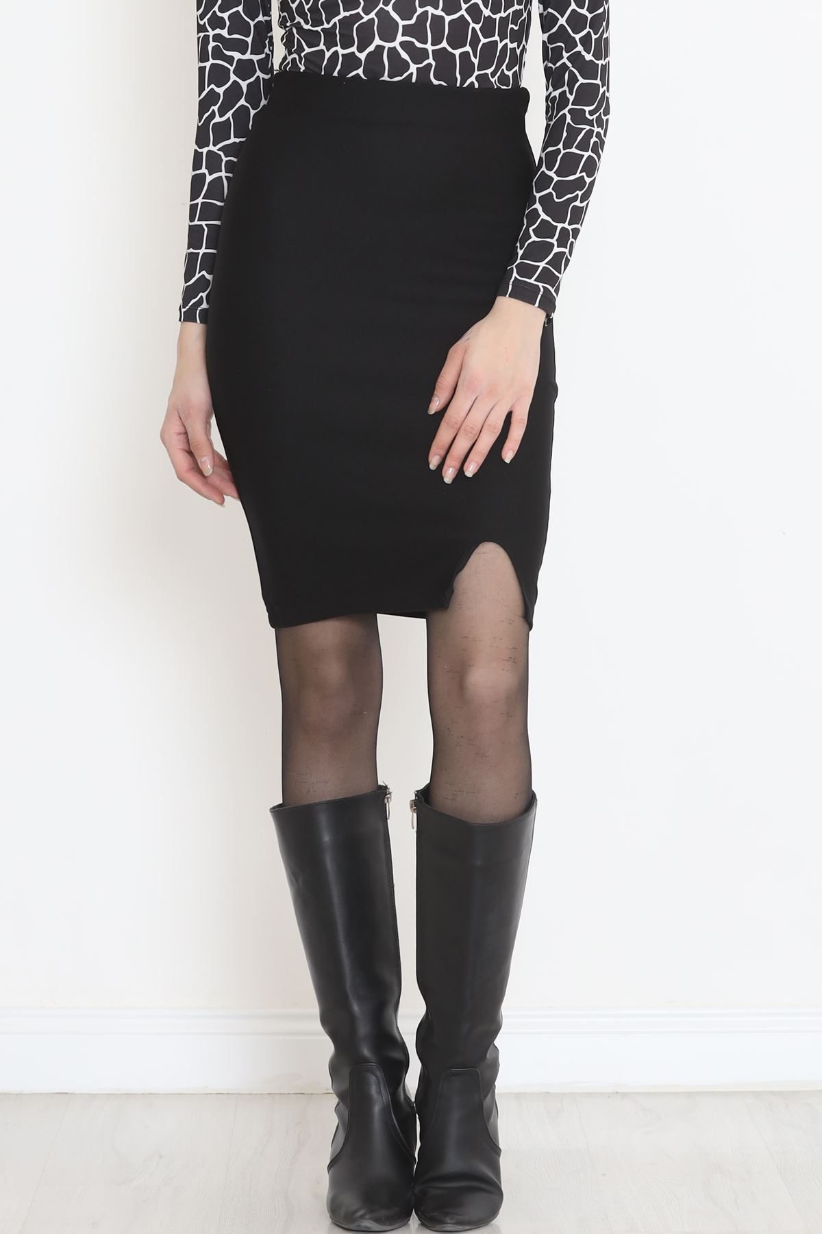 Pencil Skirt with Slits Black