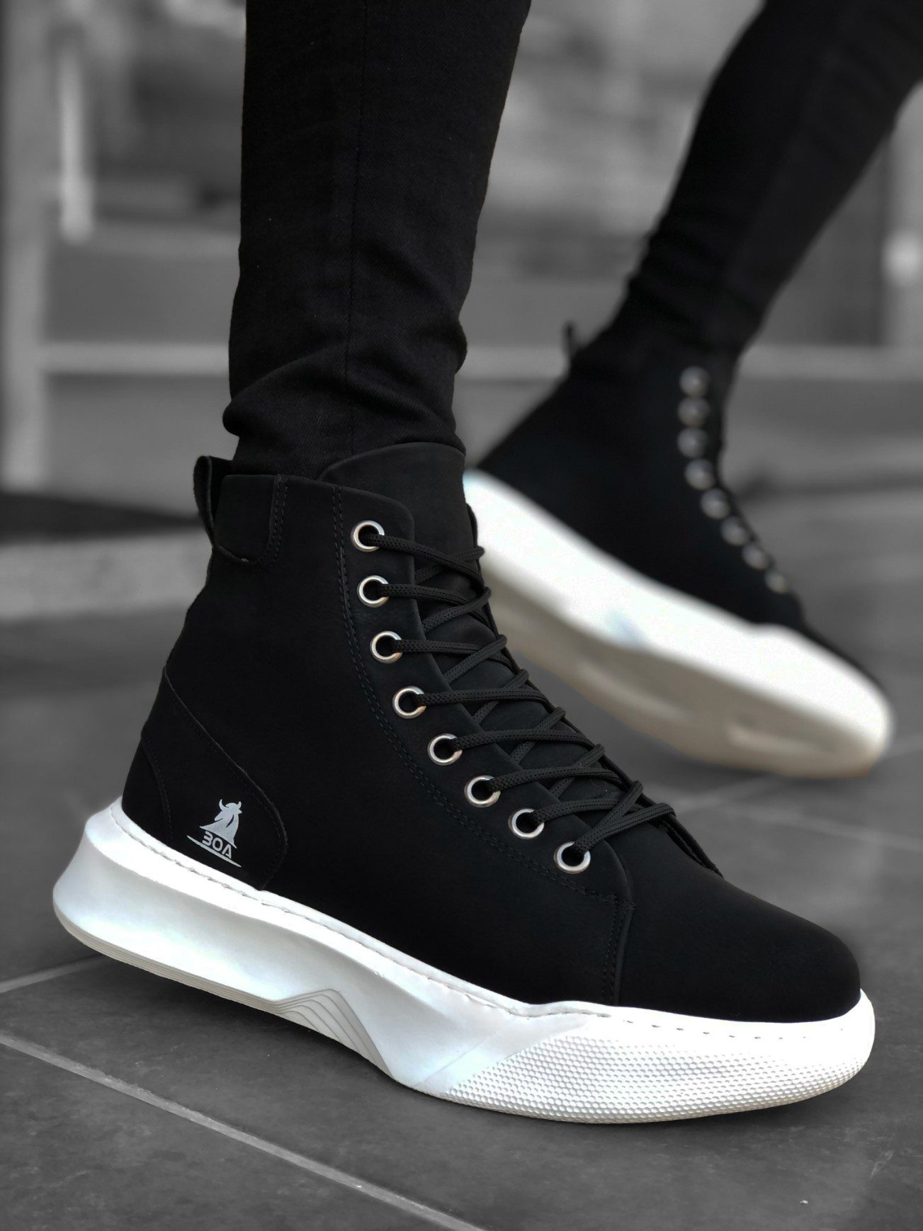 Lace-Up Men's High Sole Black White Sole Sport Boots