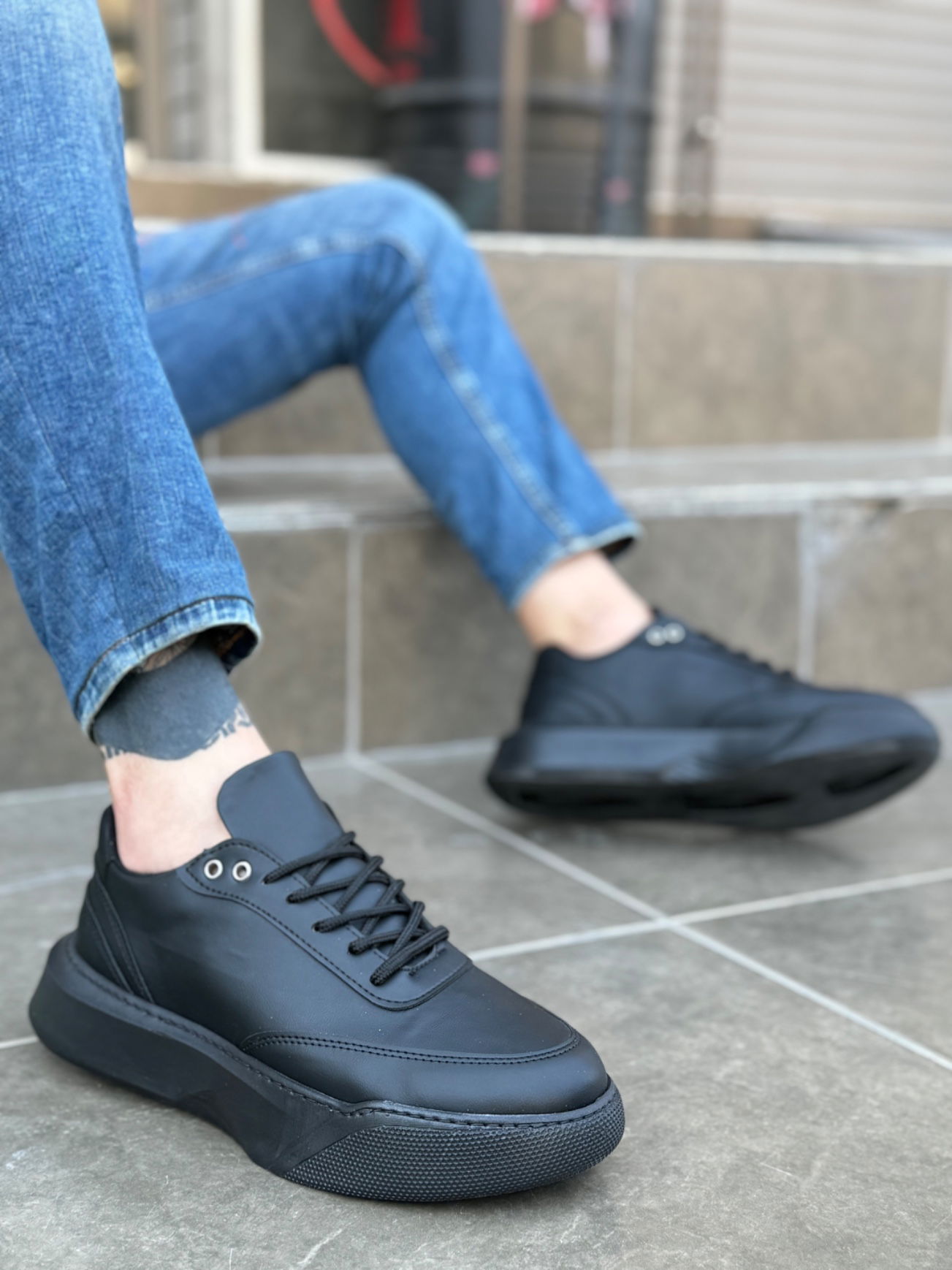 Casual Lace-Up Men's High Black Sole Sneakers