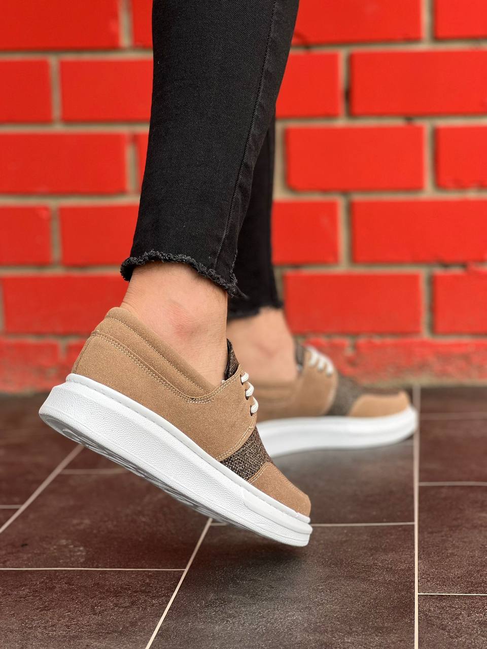 Men's Lace-Up Tan Casual Shoes