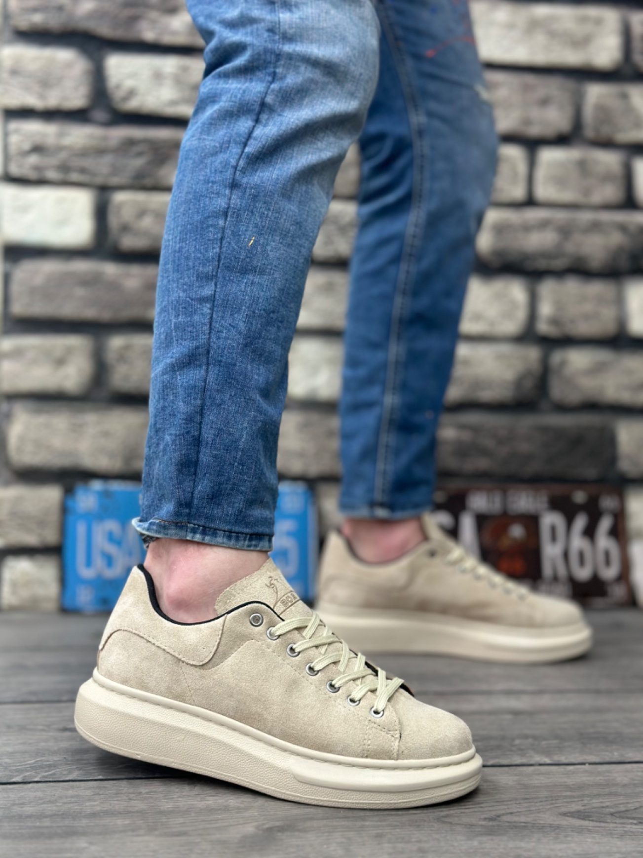 Thick High Cream Sole Cream Suede Lace-Up Sneakers For Men