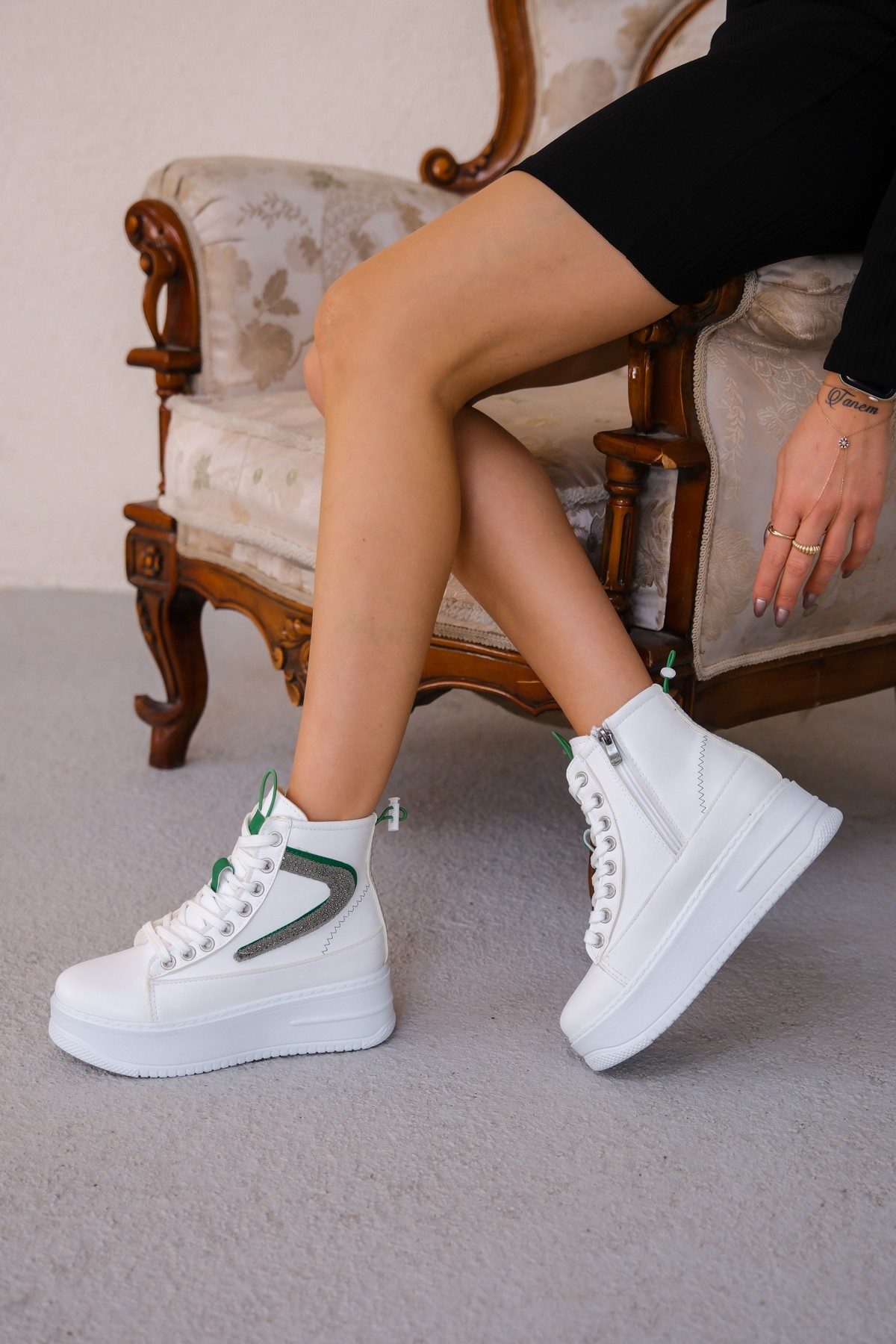 White Skin Green Detailed Lace-up Boots