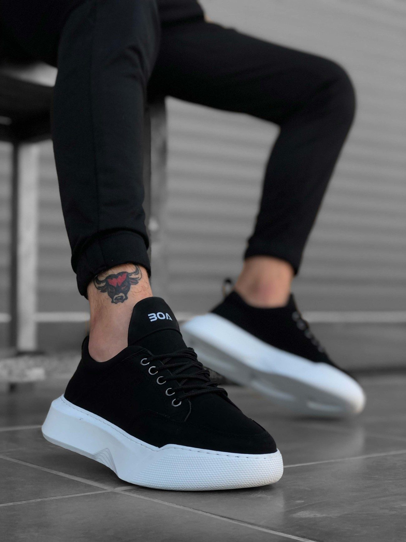 Lace-up Men's High-top Black and White Sneakers