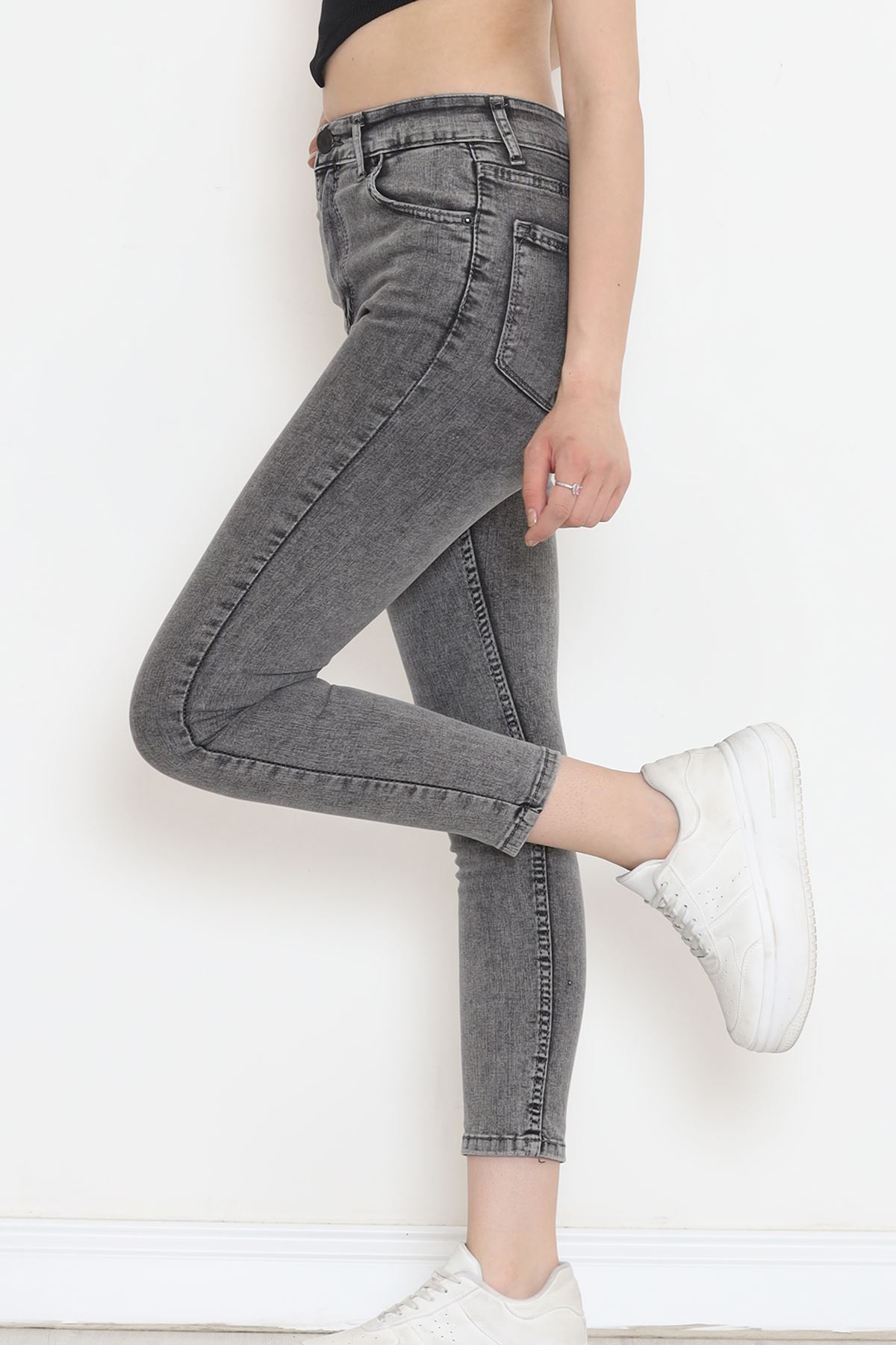 Narrow Leg Jeans Gray