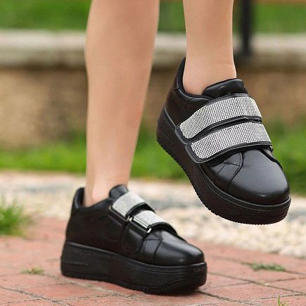 Jarxi Black Skin Velcro Sneakers