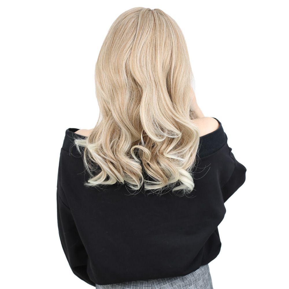 Kanekalon Fiber Synthetic Medium Wavy Wig without bangs / Caramel / Platinum Highlights