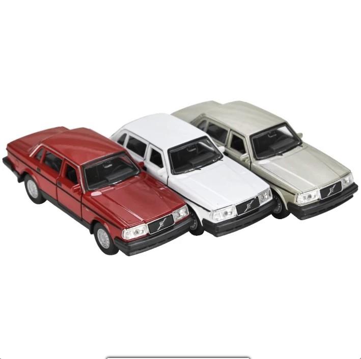 1:32 Volvo 240 GL Pull Drop Car -