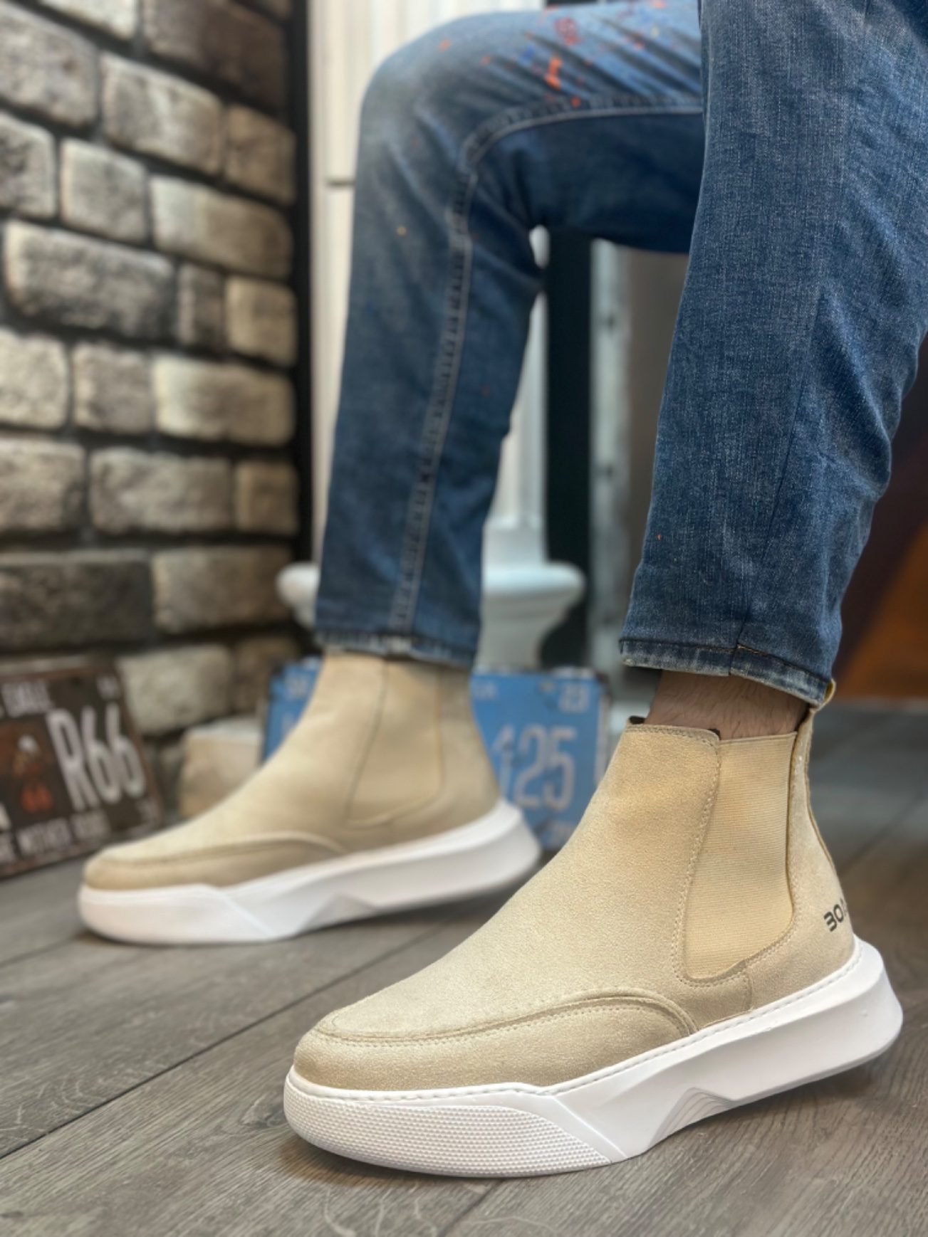 Unlaced Men's Cream Suede High Sole Sport Boots